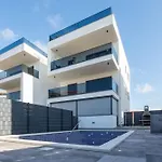 아파트 Penthouse Adriatic Blue 트로기르