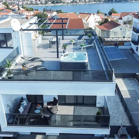 Penthouse Adriatic Blue טרוגיר