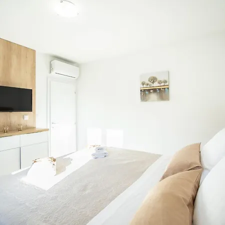 Penthouse Adriatic Blue *